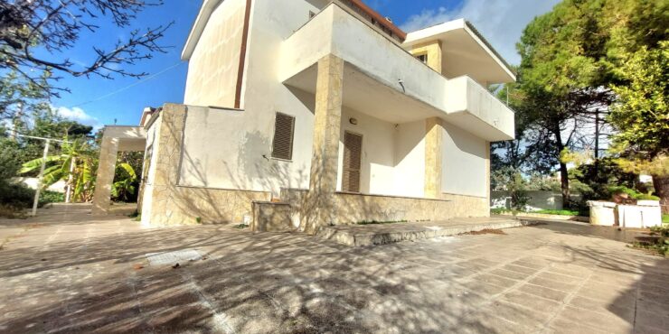 Rif. 119 Villa unifamiliare ampia metratura  – Viale degli Etruschi, Pulsano Marina (TA)