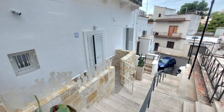 Rif.117 Appartamento Indipendente ristrutturato con cantina – Via Badia S.Maria, Crispiano (TA)