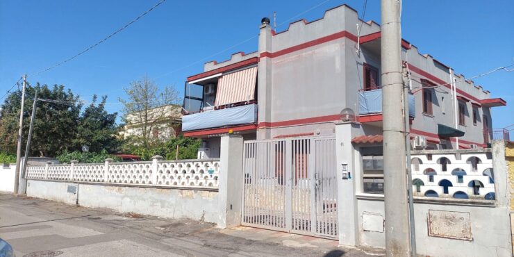 VENDUTO Rif. 126 Appartamento in contesto recintato con giardino, Lama Taranto