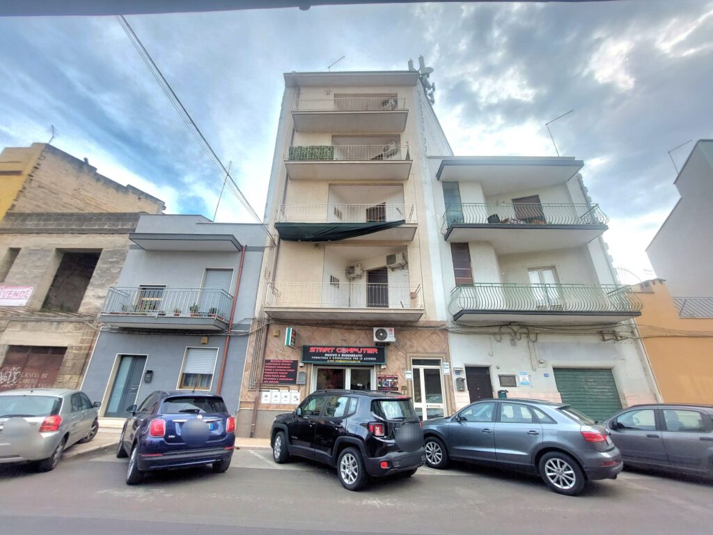 RIF. 129 Via Lecce 65 zona centrale San Giorgio Ionico (Ta) RIF. 129 Via Lecce 65 zona centrale San Giorgio Ionico (Ta)