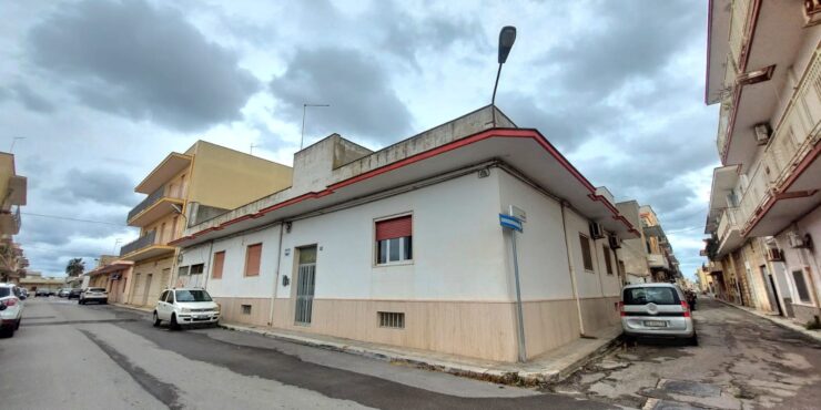 VENDUTO! Rif. 146 Quadrilocale indipendente con ampio garage, Talsano (Ta)